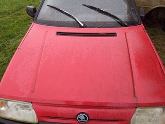 Škoda Favorit Forman přední kapota