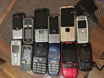 Různé tlačítkové telefony
