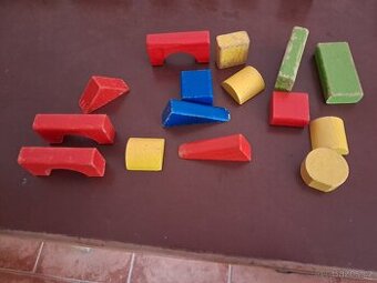 Dřevěná stavebnice retro,další hračky