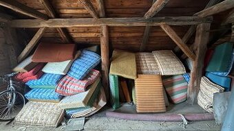 Za odvoz – staré matrace / podsedáky