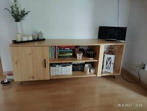 Obývací stěna a konferenční stolek