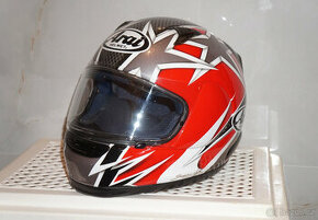 Skoro nová helma na motorku XL motocyklová přilba Arai 62cm.