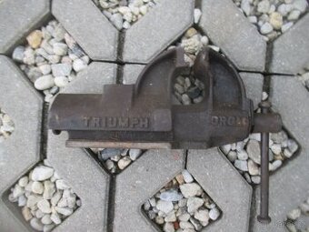 Triump svěrák - 1