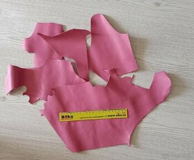 11. Zbytky kůže- světle růžová