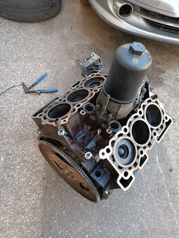 spodek motoru Peugeot Citroen 2.7 HDI UHZ 150kw