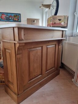 Dřevěný recepční pult / prodejní pult – masiv, 120 × 52 × 10
