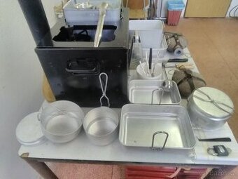 novou zahradní - polní kuchyňku , na všechny druhy paliv