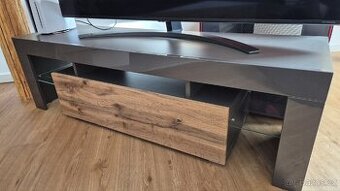 TV stolek
