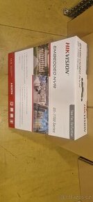 Hikvision ds-7700 na 16 kamer