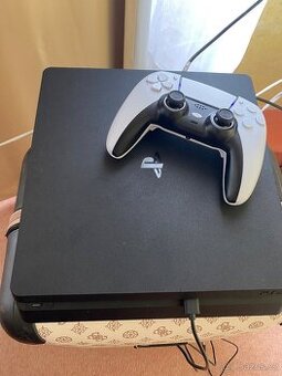 Playstation 4 Slim/ Ps4/PLATÍ DO SMAZÁNÍ
