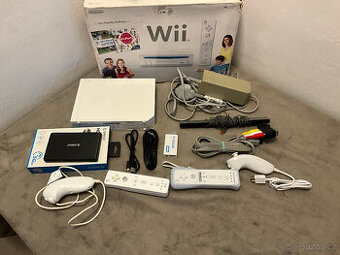Nintendo Wii - 2 ovladače - 300G HDD - (prodej sbírky)
