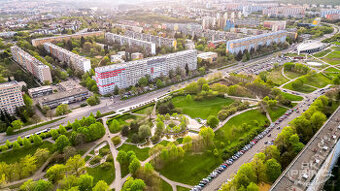 Pronájem nebytového prostoru 160 m2, Veltruská ulice, výlohy