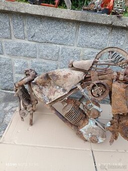 Historický motocykl jap 200 vrak