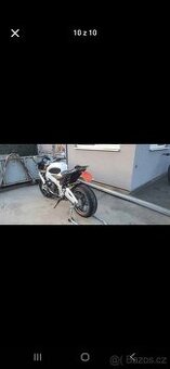 Aprilia. Tuono v4r