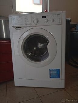 Pračka Indesit - 1