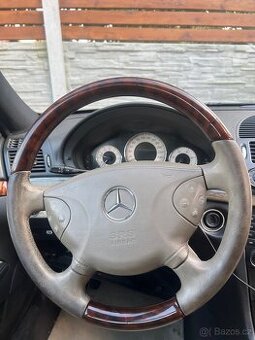Dřevěný volant w211