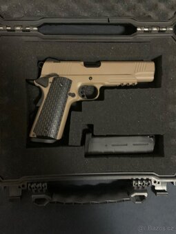 Airsoftová pistole plynová