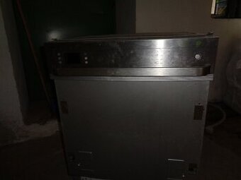 Myčka, šířka 60 cm, vestavná