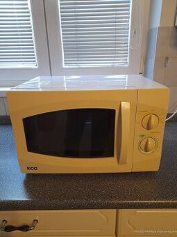 Mikrovlna trouba ECG M8017P 1300W