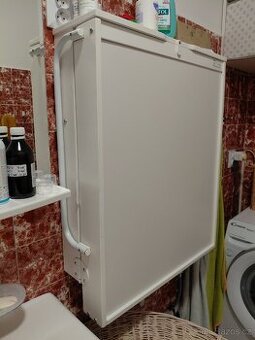 Závěsný přebalovací pult Roba