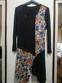 Krásné dámské šaty