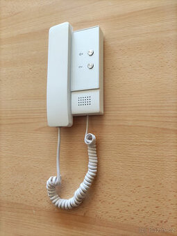 Domovní telefon CAT5 DPP-502