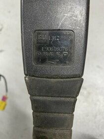 Opel Vectra C přezka pásu přední levá 13127943F