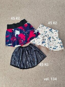 Dívčí sukně