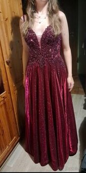 Společenské / plesové šaty vínové barvy