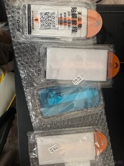 Sklo iPhone 13 pro max 4 kus