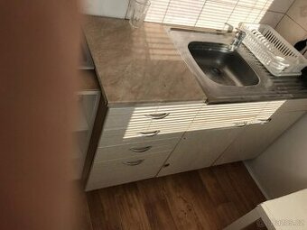 Starší kuchyňská linka Koryna