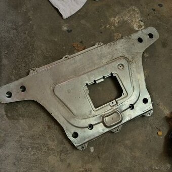 BMW e46 hliníkový kryt pod motor