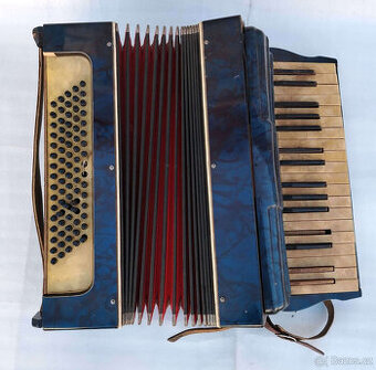 Klavírní akordeon (tahací harmonika)