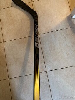 Hokejka Bauer Hyperlite 2, JR, levá, P92, Flex 55