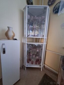 Rohový skleník ze dřeva