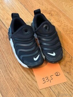 Prodám více párů dětských bot po synovi. (2)