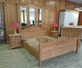 Dřevěná ložnice z masivu