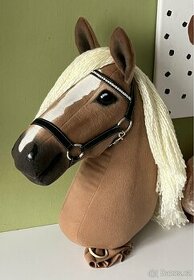 hobby horse s ohlavkou hafling prodáno