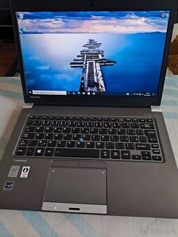 TOSHIBA '13' celokovový notebook jako nový