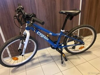 Lehké 20” kolo Cygnus + helma