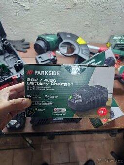 Rychlo nabíječka parkside 4.5A - ÚPLNĚ NOVÁ