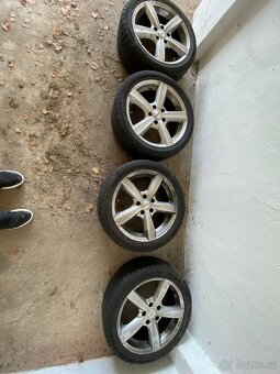 Alu kola Dezent RE 17” 5×112 – VW / Škoda – 225/45 ZR17