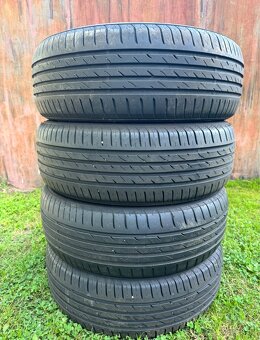 Letní pneu 215/60 R16