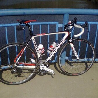 Silniční kolo Focus Izalco