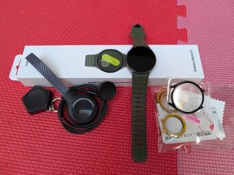 Prodám Samsung Galaxy Watch 7 44mm s bohatým příslušenstvím