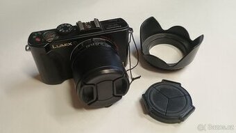 Panasonic DCM-LX5, objektiv Leica 24-90, příslušenství