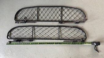 Dělící mříž do auta