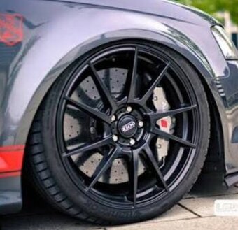 Prodám krásné obuté elektrony R19 rozteč 5X112 aj 5x114,3