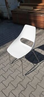 Designová židle, bílý plast
