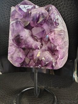 Ametyst na stojánku